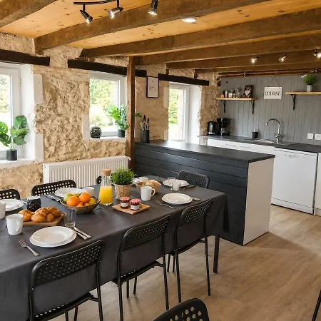Domaine Les Moustans, Sleeps 38 & Has A Pool Holiday home Saint-Matre